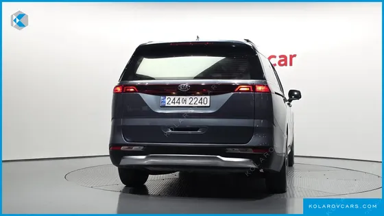 KIA CARNIVAL DIESEL 9-SEATER SIGNATURE