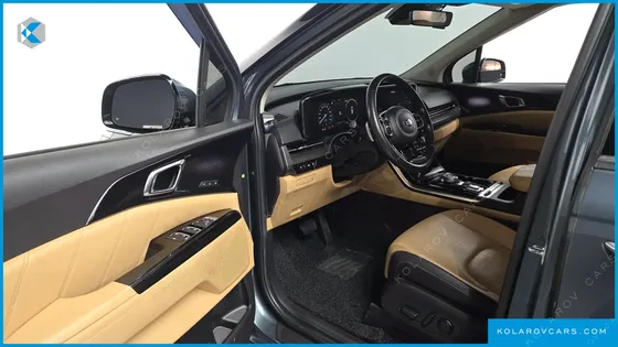 KIA CARNIVAL DIESEL 9-SEATER SIGNATURE