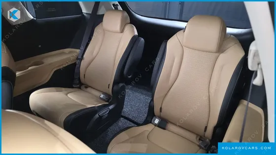 KIA CARNIVAL DIESEL 9-SEATER SIGNATURE
