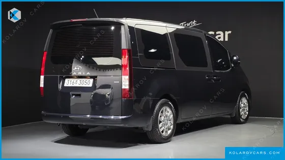 HYUNDAI STARIA 4WD TOURER 9-SEATER