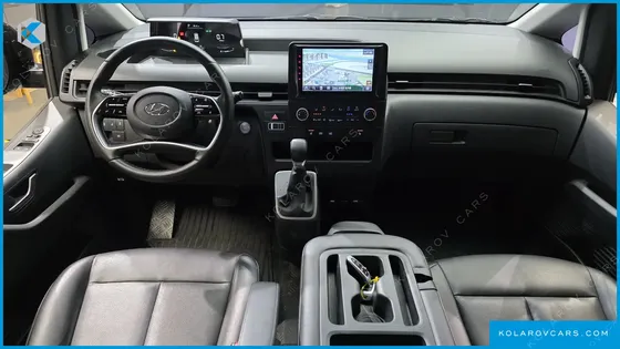 HYUNDAI STARIA 4WD TOURER 9-SEATER