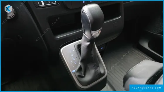 HYUNDAI STARIA 4WD TOURER 9-SEATER