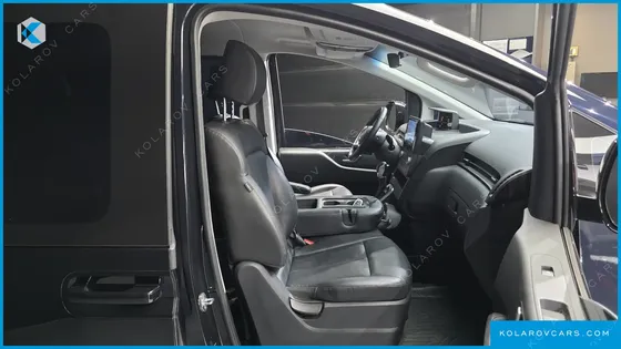 HYUNDAI STARIA 4WD TOURER 9-SEATER