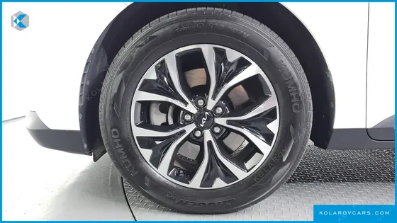 KIA CARNIVAL GASOLINE 9-SEATER NOBLESSE