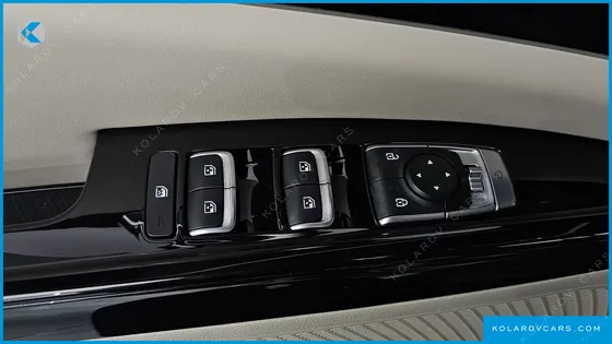 KIA CARNIVAL GASOLINE 9-SEATER NOBLESSE