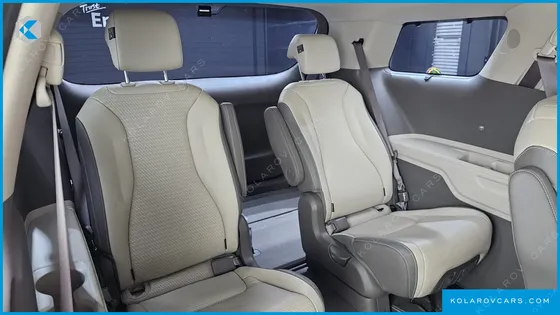 KIA CARNIVAL GASOLINE 9-SEATER NOBLESSE