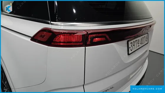 KIA CARNIVAL GASOLINE 9-SEATER NOBLESSE