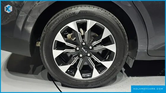 KIA CARNIVAL DIESEL 9-SEATER PRESTIGE