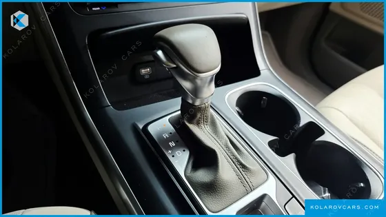 KIA CARNIVAL DIESEL 9-SEATER PRESTIGE