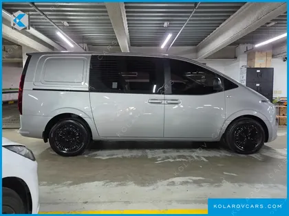 HYUNDAI STARIA CARGO 5-SEATER