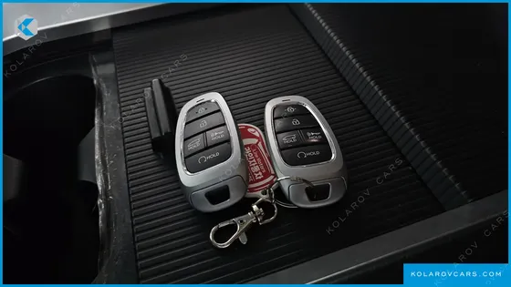 HYUNDAI STARIA CARGO 5-SEATER