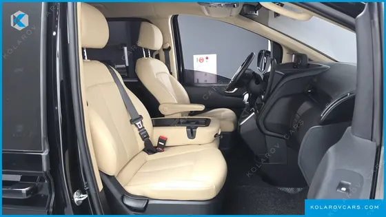 HYUNDAI STARIA TOURER 9-SEATER