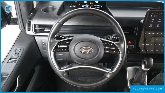 HYUNDAI STARIA TOURER 9-SEATER