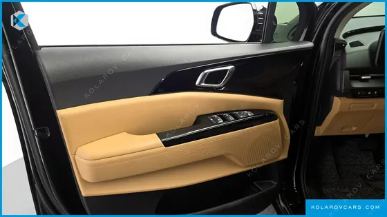 KIA CARNIVAL GASOLINE 7-SEATER NOBLESSE
