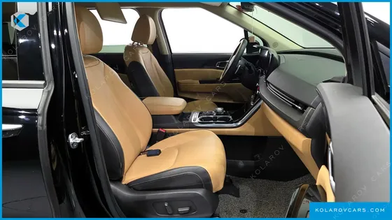 KIA CARNIVAL GASOLINE 7-SEATER NOBLESSE
