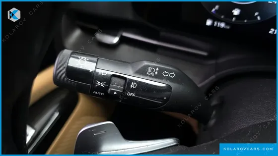 KIA CARNIVAL GASOLINE 7-SEATER NOBLESSE