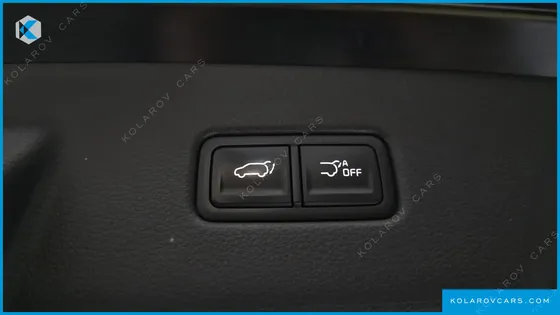KIA CARNIVAL GASOLINE 7-SEATER NOBLESSE