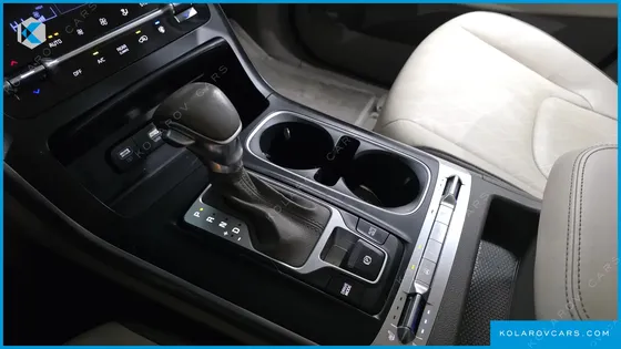 KIA CARNIVAL DIESEL 9-SEATER PRESTIGE