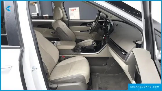 KIA CARNIVAL DIESEL 9-SEATER PRESTIGE
