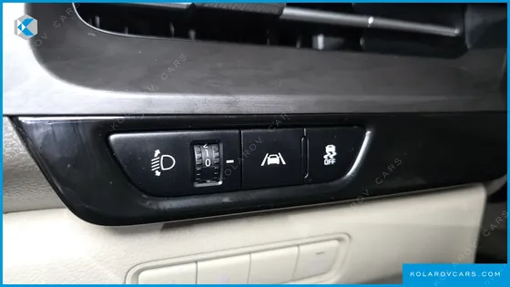 KIA CARNIVAL DIESEL 9-SEATER PRESTIGE