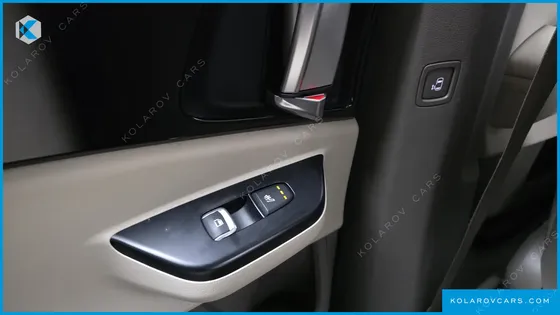 KIA CARNIVAL DIESEL 9-SEATER PRESTIGE