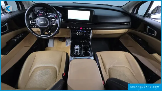 KIA CARNIVAL DIESEL 7-SEATER OUTDOOR