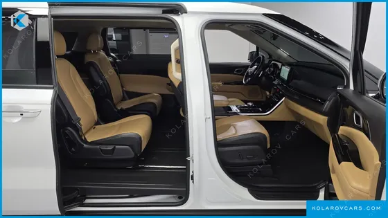 KIA CARNIVAL DIESEL 7-SEATER OUTDOOR
