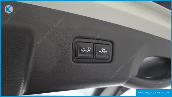 KIA CARNIVAL DIESEL 7-SEATER OUTDOOR