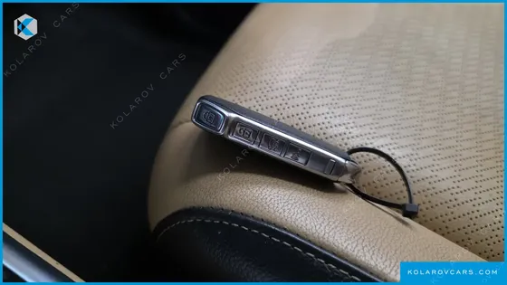KIA CARNIVAL DIESEL 7-SEATER OUTDOOR