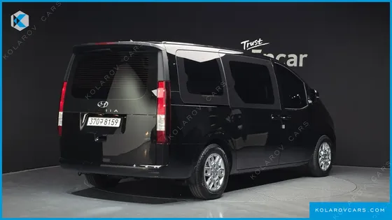 HYUNDAI STARIA TOURER 9-SEATER