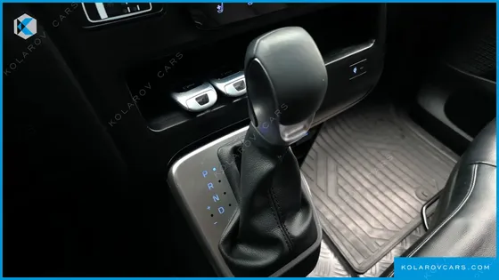 HYUNDAI STARIA TOURER 9-SEATER