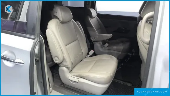 KIA CARNIVAL 9-SEATER PRESTIGE