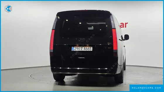 HYUNDAI STARIA 4WD LOUNGE 9-SEATER