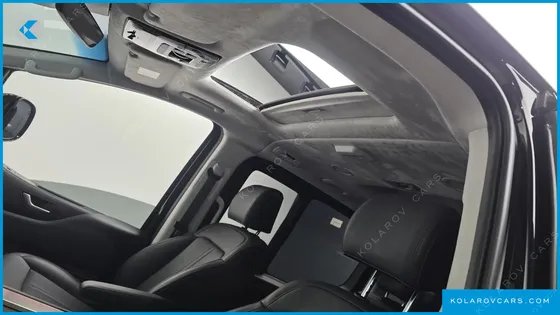 HYUNDAI STARIA 4WD LOUNGE 9-SEATER