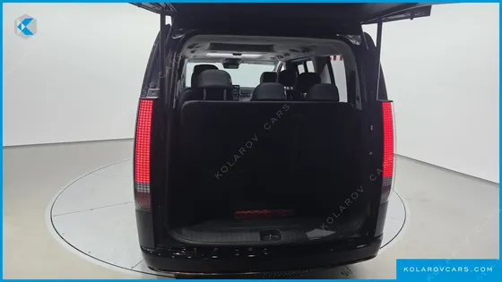 HYUNDAI STARIA 4WD LOUNGE 9-SEATER