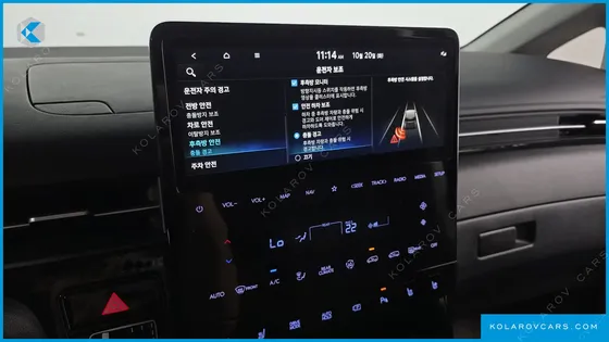 HYUNDAI STARIA 4WD LOUNGE 9-SEATER