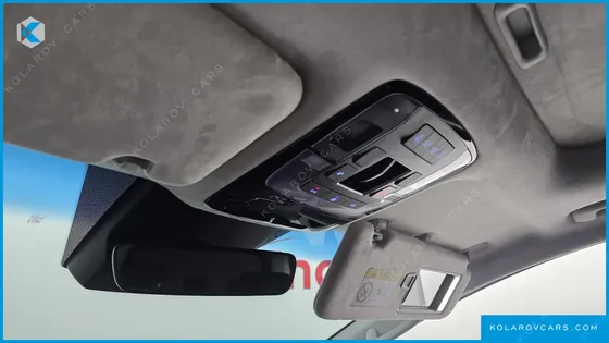 HYUNDAI STARIA 4WD LOUNGE 9-SEATER