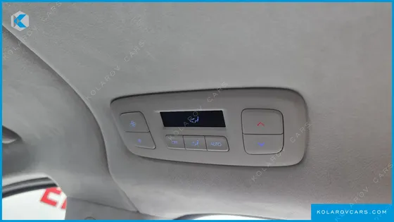 HYUNDAI STARIA 4WD LOUNGE 9-SEATER