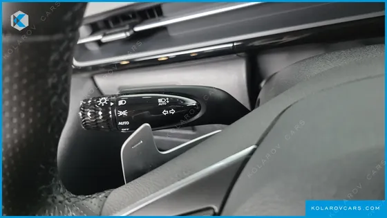 HYUNDAI STARIA 4WD LOUNGE 9-SEATER