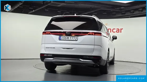 KIA CARNIVAL GASOLINE 9-SEATER SIGNATURE