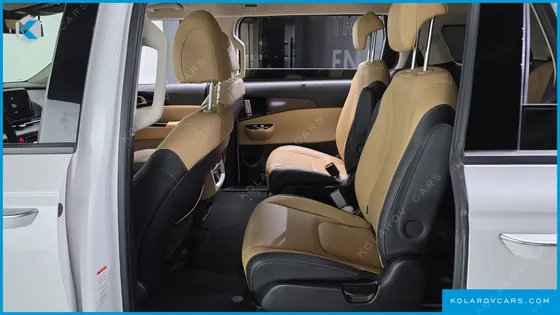 KIA CARNIVAL GASOLINE 9-SEATER SIGNATURE