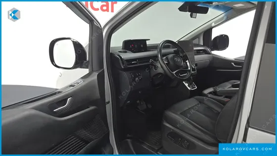 HYUNDAI STARIA L3.5 CARGO 5-SEATER