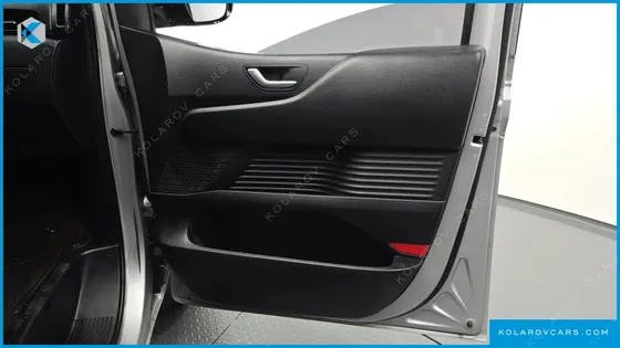 HYUNDAI STARIA L3.5 CARGO 5-SEATER