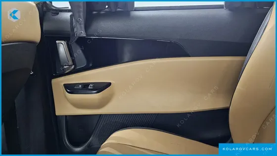 KIA CARNIVAL DIESEL 11-SEATER PRESTIGE