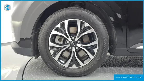 KIA CARNIVAL DIESEL 9-SEATER NOBLESSE