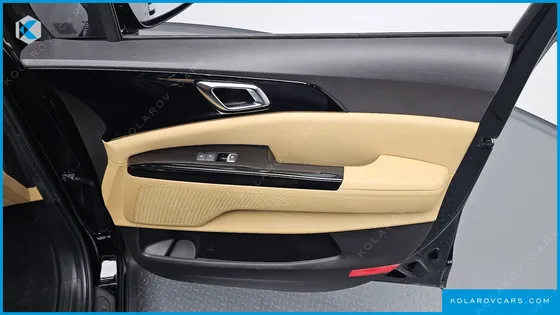 KIA CARNIVAL DIESEL 9-SEATER NOBLESSE