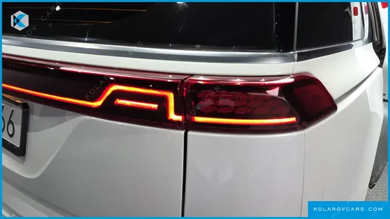 KIA CARNIVAL DIESEL 7-SEATER SIGNATURE