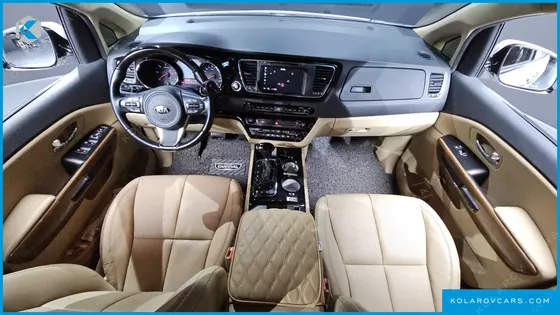 KIA CARNIVAL 7-SEATER HI-LIMOUSINE