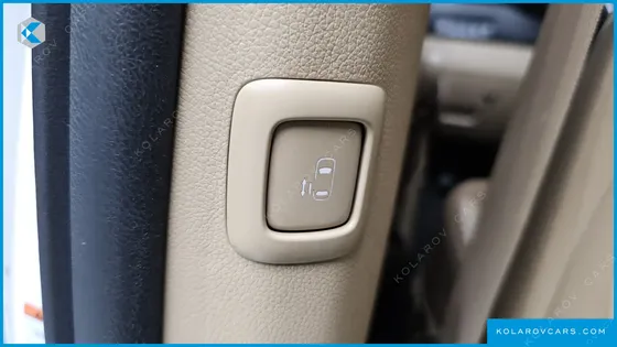 KIA CARNIVAL 7-SEATER HI-LIMOUSINE
