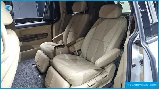 KIA CARNIVAL 7-SEATER HI-LIMOUSINE